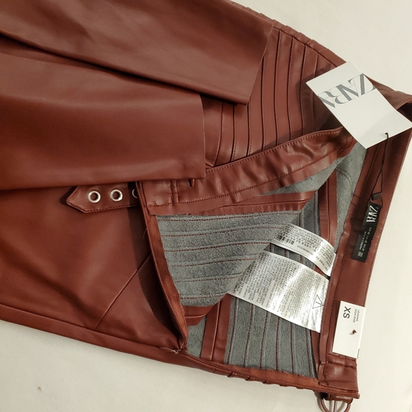 ZARA| BURGUNDY LEATHER LEGGINGS - Picture 3 of 9